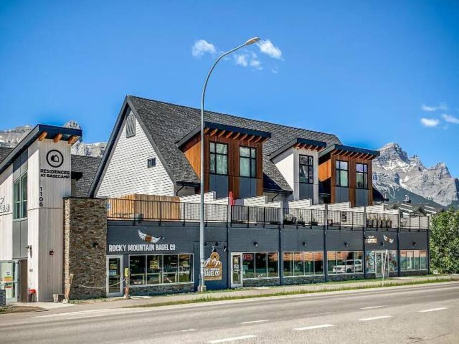 Basecamp 104 - Two Bedroom / Two Bath Townhome - Ac + Private Garage + Canmore