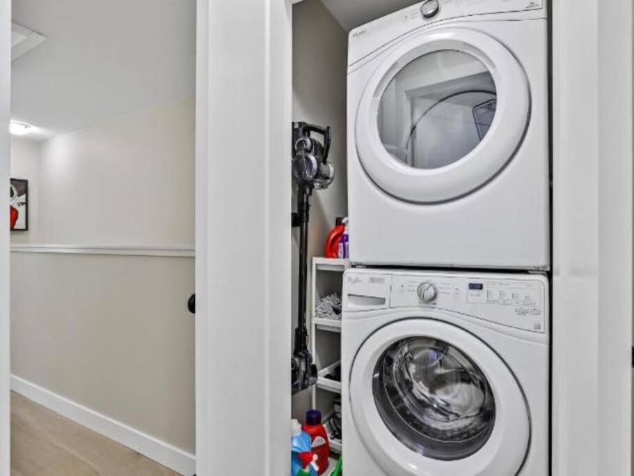 Apartment Basecamp 104 - Two Bedroom / Two Bath Townhome - Ac + Private Garage + *